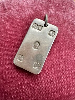 Collectible! Sterling Silver Ingot Pendant Queen's Silver Jubilee 1977 Vintage